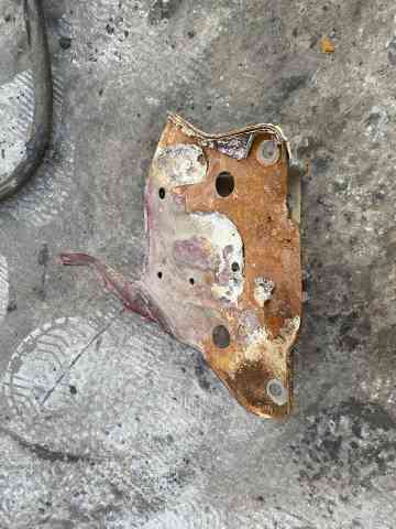 KARTİN TİCARET HONDA CIVIC V-TEC ÇIKMA ORJİNAL AKÜ ALT SACI 2002-2006 ARASI MODELLERE UYUMLUDUR