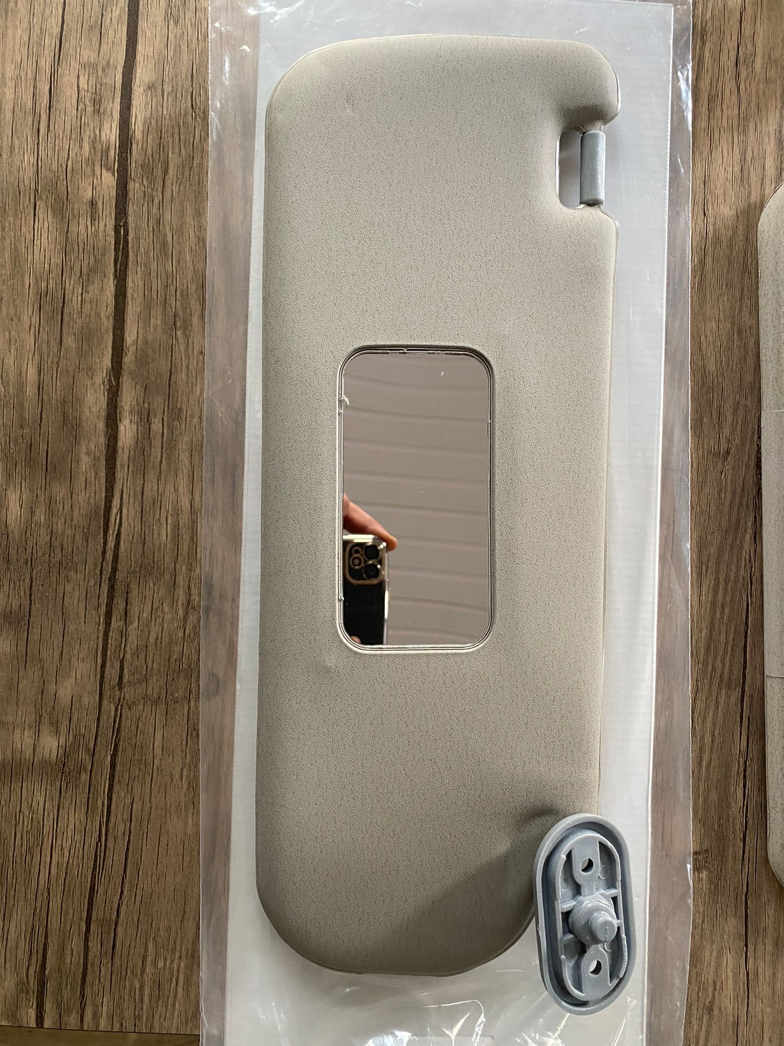 KARTİN TİCARET TOYOTA COROLLA YENİ YAN SANAYİ SAĞ GÜNEŞLİK TAKIMLARI 2002-2006 ARASI MODELLERE UYUMLUDUR